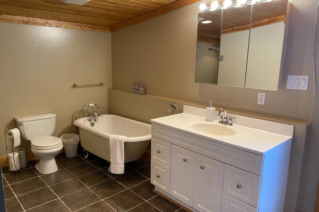 Gudjonson Getaway - 2 Bed 2 Bath Cabin Golden Exterior photo