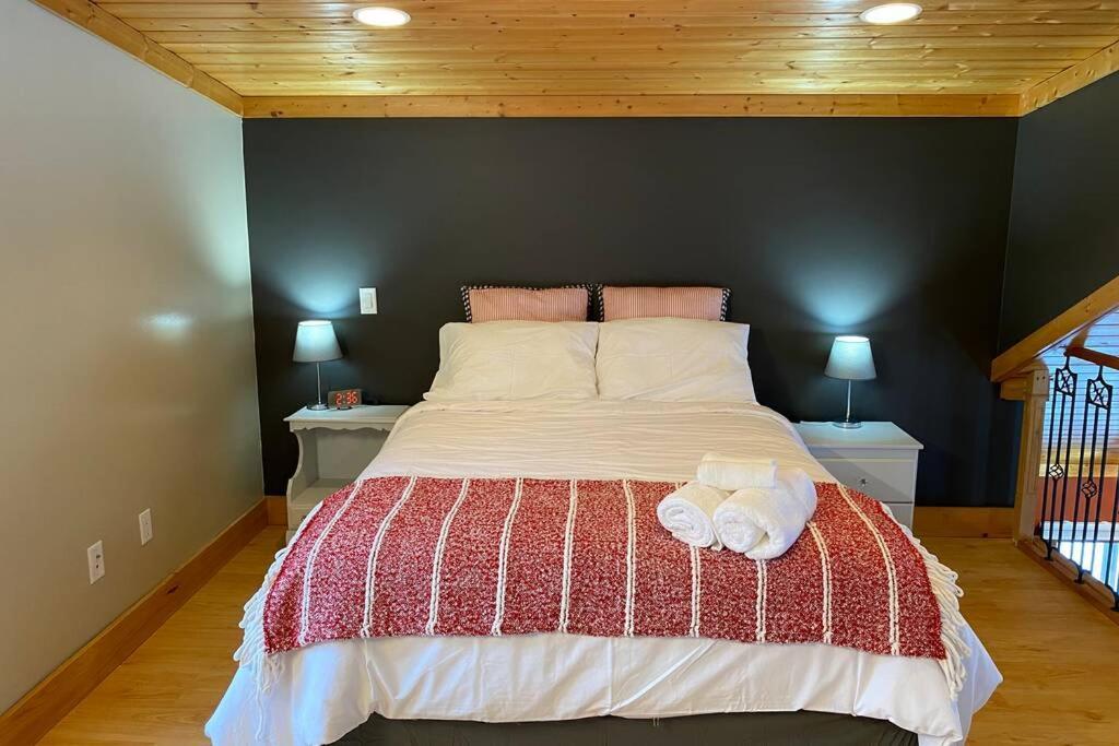 Gudjonson Getaway - 2 Bed 2 Bath Cabin Golden Exterior photo