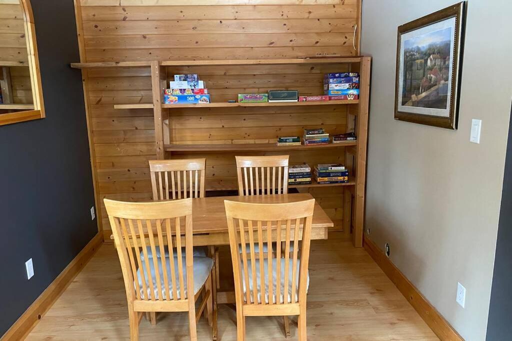 Gudjonson Getaway - 2 Bed 2 Bath Cabin Golden Exterior photo