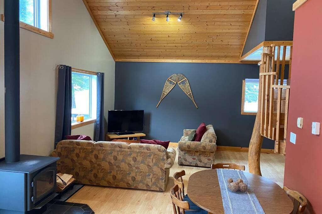 Gudjonson Getaway - 2 Bed 2 Bath Cabin Golden Exterior photo